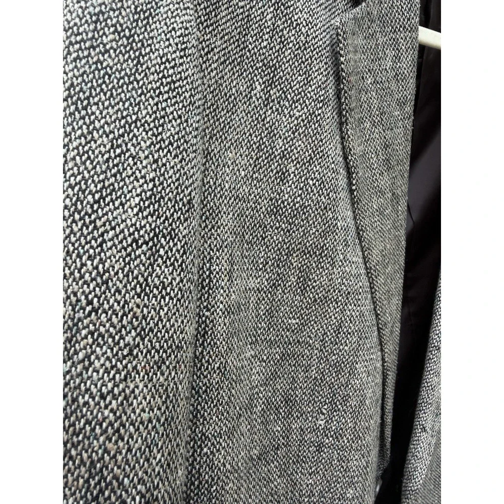 Towncraft Mens 100% Silk Sport Coat Blazer Gray Tweed 2 Button Long.        5284